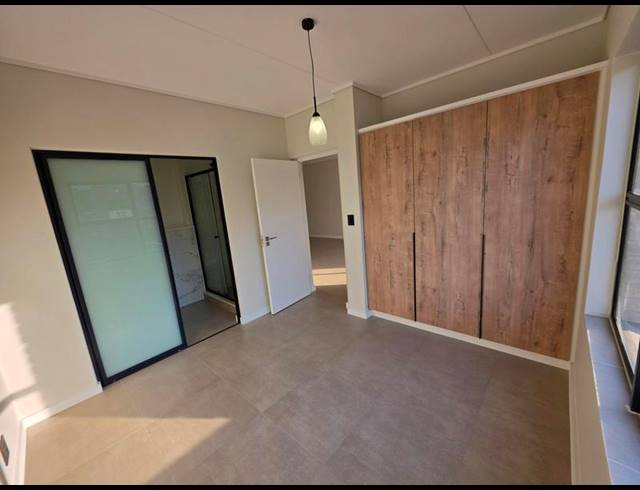 2 BEDROOM PROPERTY TO RENT IN MOOIKLOOF